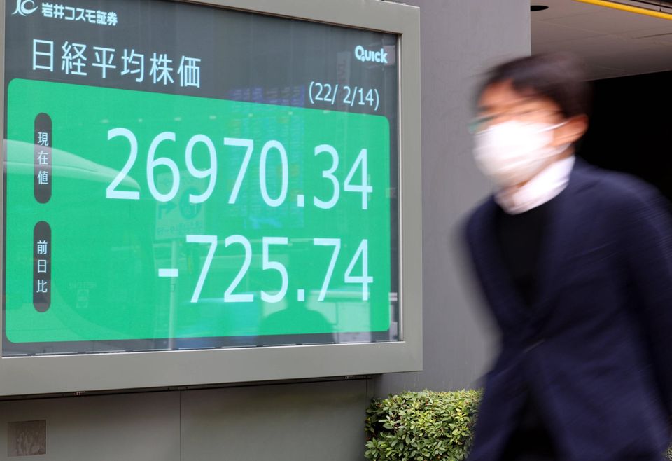 Die Kurse an den Börsen wie hier in Tokio sind eingebrochen