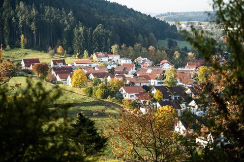 Wohnhäuser in einem Dorf nahe Rottweil