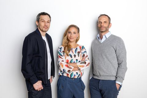 Edding-CEO Per Lederman (rechts) holt sie beiden Digtialexperten Fränzi Kühne (Mitte) und Boontham Temaismithi an Bord. Die beiden sollen sich künftig den Posten des Digitalvorstands in einem Tandem-Modell teilen.