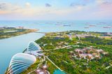 Singapur hat den größten Containerhafen der Welt und die viertgrößte Handessflotte. Bei den Schiffen, die auch unter der Flagge des Stadtstaates fahren, reichte es zuletzt nur für Platz fünf. Singapur gehörte dabei in den Top 10 zu den vier Verlierern. Die gesamte Tragfähigkeit der dort registrierten Schiffe sank um 2,6 Prozent auf 126,4 Millionen BRZ.