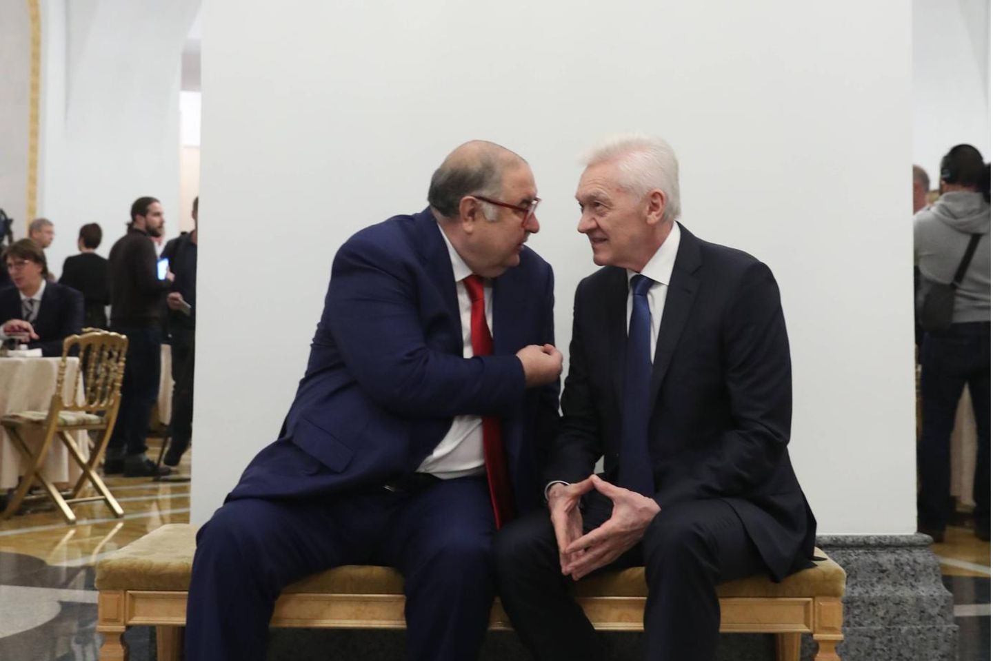 Gegen Alischer Usmanow (l.) und Gennadi Timtschenko hat die Schweiz Sanktionen verhängt