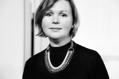 Natasha Binar wuchs in Litauen und Großbritannien auf. Sie lehrt an der Akademie Mode & Design in München und ist freie Autorin für Fachmedien.