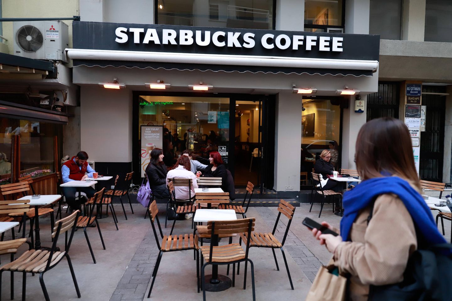 Starbucks hat die Preise im Oktober und zum Jahreswechsel erhöht.