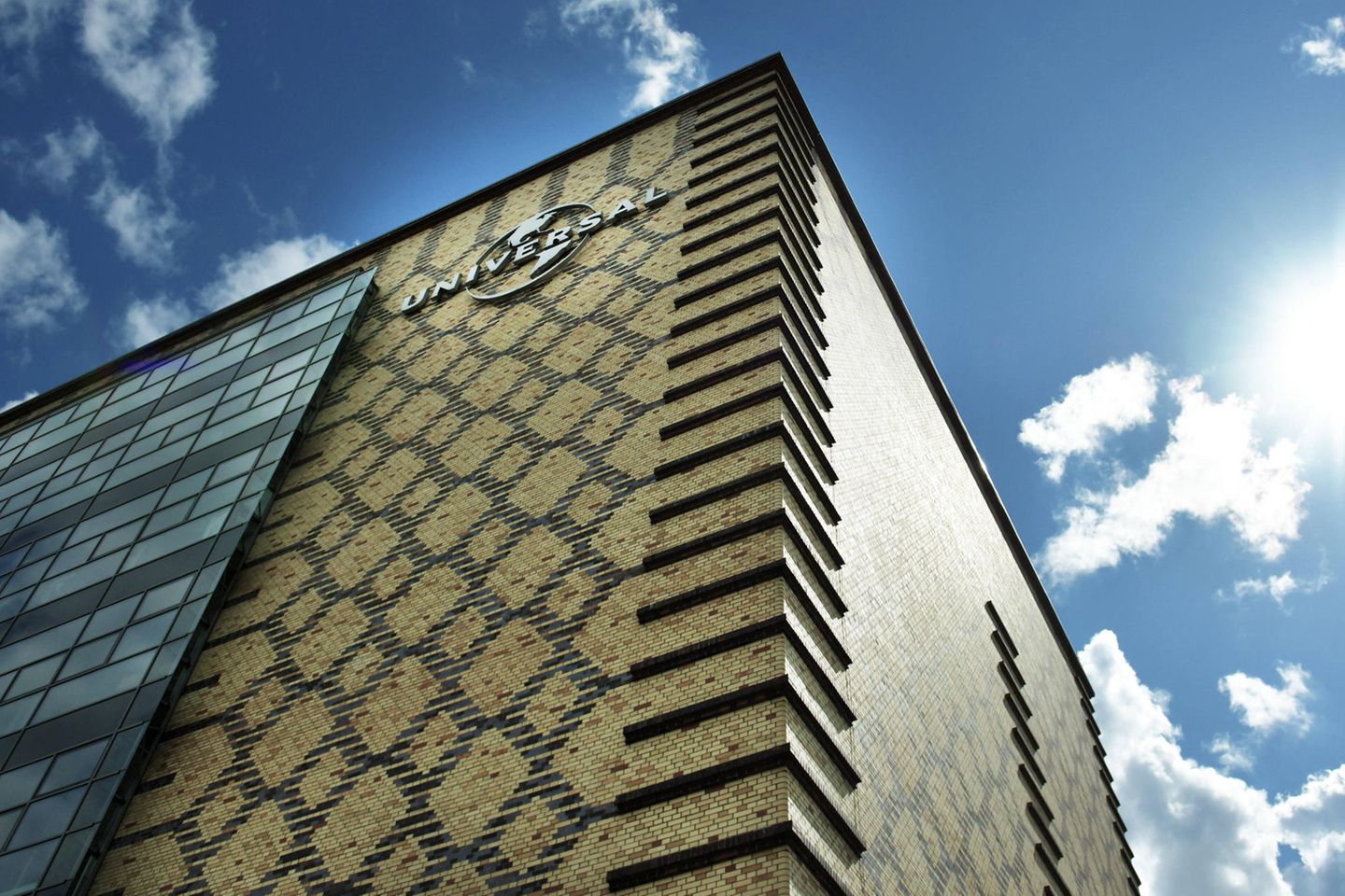 Die Fassade der Universal Music GmbH in Berlin