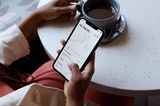 Trade Republic eröffnete im Mai 2021 den Reigen der Mega-Investitionsrunden deutscher Start-ups. Der Neobroker meldete eine Series-C-Investion in Höhe von 900 Mio. US-Dollar, im EY-Barometer 747 Mio. Euro. Die Liste der Geldgeber wurde angeführt von Sequoia mit weiterer Beteiligung von TCV und Thrive Capital. „Mit einer Bewertung von fünf Milliarden Dollar gehört Trade Republic damit zu den wertvollsten privaten FinTechs in Europa“, teilte das Berliner Unternehmen mit.