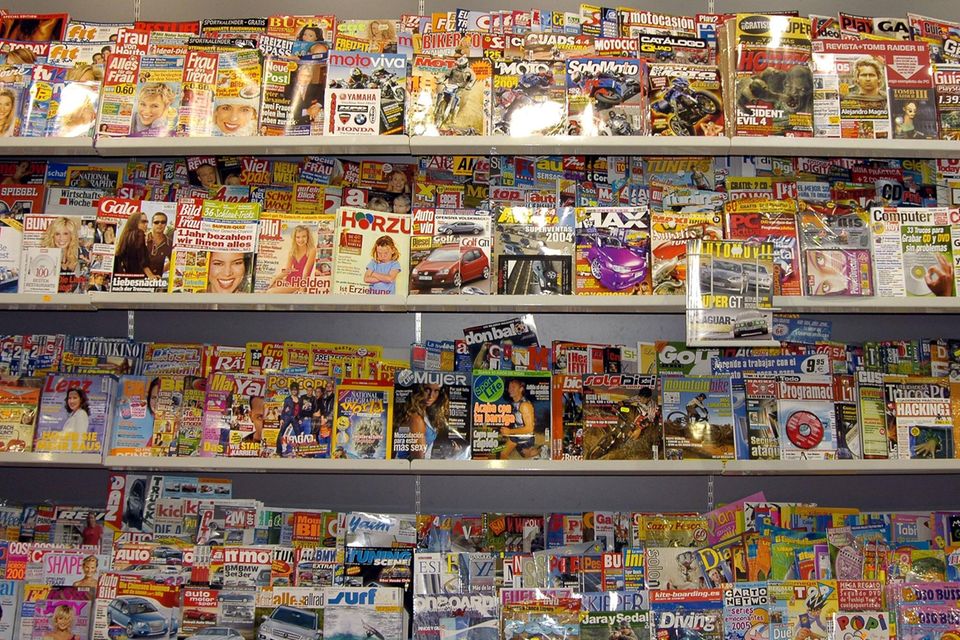 Der Sektor „Medien & Unterhaltung“ konnte vom Geldsegen 2021 für deutsche Gründer kaum profitieren. EY verzeichnete mit 41 Finanzierungsrunden nur einen Abschluss mehr als im Vorjahr. Die Branche fiel damit einen Platz auf den siebten Rang. Auch die eingesammelten Investments blieben weit hinter dem bundesweiten Durchschnittswachstum zurück. Sie erhöhten sich den Angaben zufolge von 99 auf 163 Mio. Euro. Die Summe bedeutete lediglich Platz elf im Branchenvergleich.