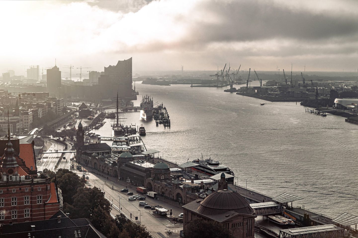 Hamburg verzeichnete einen Sprung von 46 auf 81 Finanzierungsrunden. Damit war die Hansestadt im EY-Barometer die Nummer vier in Deutschland. Beim Deal-Volumen reichte es mit 459 Mio. Euro (Vorjahr: 140 Mio. Euro) lediglich für den fünften Platz.