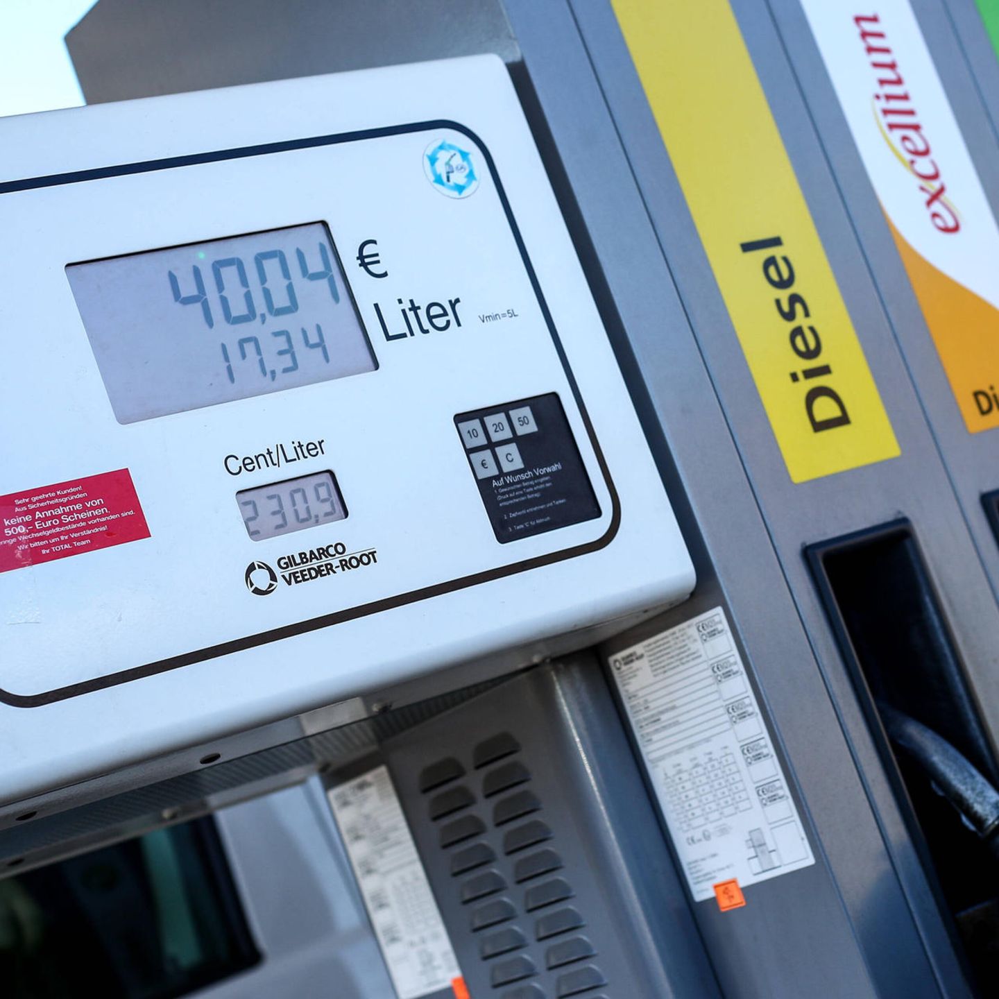 Von Tankrabatt bis Energiegeld: Was gegen hohe Preise helfen