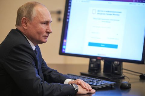Den Zugang zum Internet hat die russische Regierung eingeschränkt