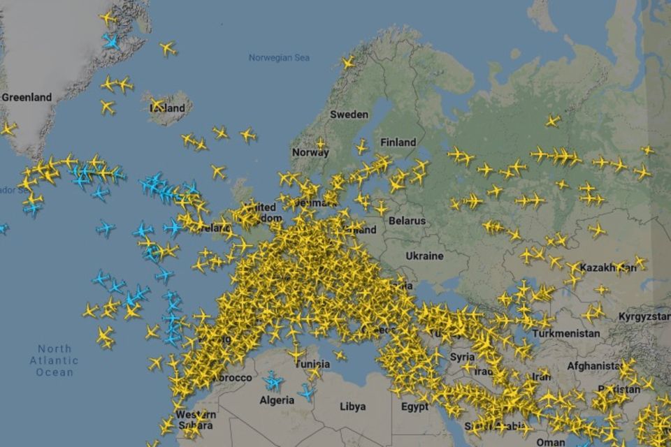 Der Luftraum über Europa an diesem Mittwochnachmittag Mitte März 2022: Über Russland, Belarus und Ukraine bewegt sich nichts.
