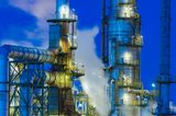 Der französische Energieversorger Total Direct Energie besitzt in Deutschland einen Raffineriestandort in Leuna. Dort werden jährlich 12 Millionen Tonnen Erdöl verarbeitet.