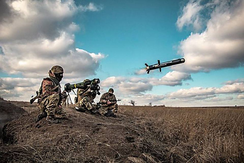 Ukrainische Soldaten bei einer Übung mit Javelin-Panzerabwehrraketen in der Region Donezk im Dezember 2021