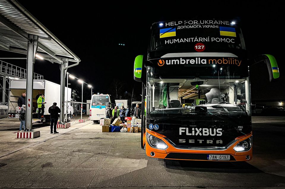 Flixbus fährt weiterhin die ukrainische Stadt Lwiw an. Einige Charterbusse bringen zudem Hilfsgüter an die polnisch-ukrainische Grenze