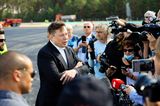 Tesla-Chef Elon Musk besucht die Baustelle der Gigafabrik zum ersten Richtfest. Er nutzt den Termin für eine PR-Show in eigener Sache. Zweifel sind nicht seine Sache.