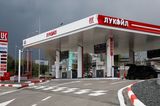 Nur in drei russischen Unternehmen steckten 2021 Milliardensummen aus Oslo. 3,9 Mrd. Kronen waren zuletzt die Anteil des Pensionsfonds an dem Mineralölkonzern Lukoil wert. Das waren rund 200 Mio. Kronen mehr als 2020, trotz der geringeren Quote von Anteilen (0,7 statt 0,9 Prozent).