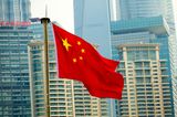 China war wie in Russland sowohl bei Im- als auch Exporten die Nummer eins der Ukraine. Die Volksrepublik kam in beiden Bereichen auf jeweils rund 15 Prozent der Gesamtbilanz. Deutschland belegte bei den ukrainischen Importen den zweiten Platz, bei den Exporten Rang fünf. Russland war jeweils die Nummer drei im ukrainischen Außenhandel. Polen war der zweitwichtigste Abnehmer ukrainischer Waren und kam bei den Importen auf Platz vier. Zu den Top-Handelspartnern gehörten auch die Türkei und die USA.