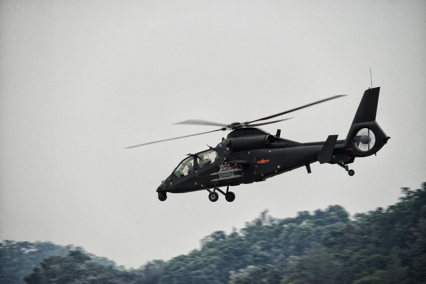 Bei vielen der führenden Rüstungskonzerne Russlands stellt schon der Name klar, welche Produkte hier in erster Linie verkauft werden. Russian Helicopters kam 2020 laut SIPRI auf einen Rüstungsumsatz von 1,2 Mrd. Dollar (60 Prozent des Gesamtumsatzes). Damit rutschte das Unternehmen, das ebenfalls zu Rostec gehört, im internationalen Vergleich vom 69. auf den 81. Platz ab. In Russland reichte es knapp für den achten Platz.
