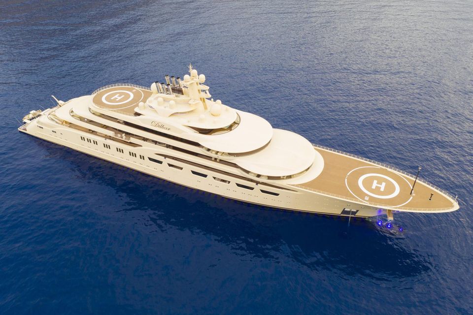 Luftaufnahme der 156 Meter langen Yacht Dilbar, die dem Oligarchen Alisher Usmanow gehört. Gebaut wurde sie von der deutschen Lürssen Werft