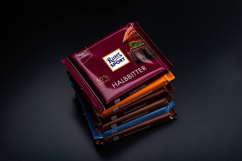 Der Schokoladen-Hersteller Ritter Sport erlebt im Internet einen Shitstorm. Das Unternehmen hatte angekündigt, an seinem Russland-Geschäft festzuhalten.