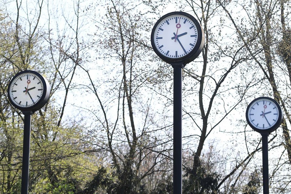 Erst kürzlich haben wir es wieder getan: Die Uhren wurden Ende März umgestellt