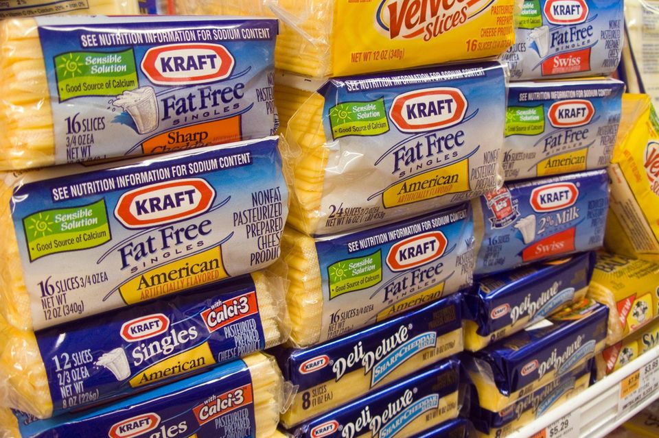Packungen mit amerikanischem Scheibenkäse in einem New Yorker Supermarkt