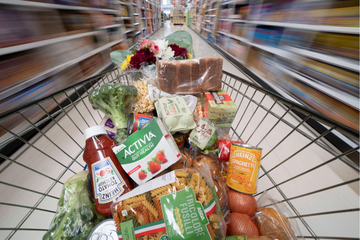 Die steigenden Preise machen sich überall bemerkbar. Auch das Einkaufen geht vielen Menschen spürbar mehr ins Geld