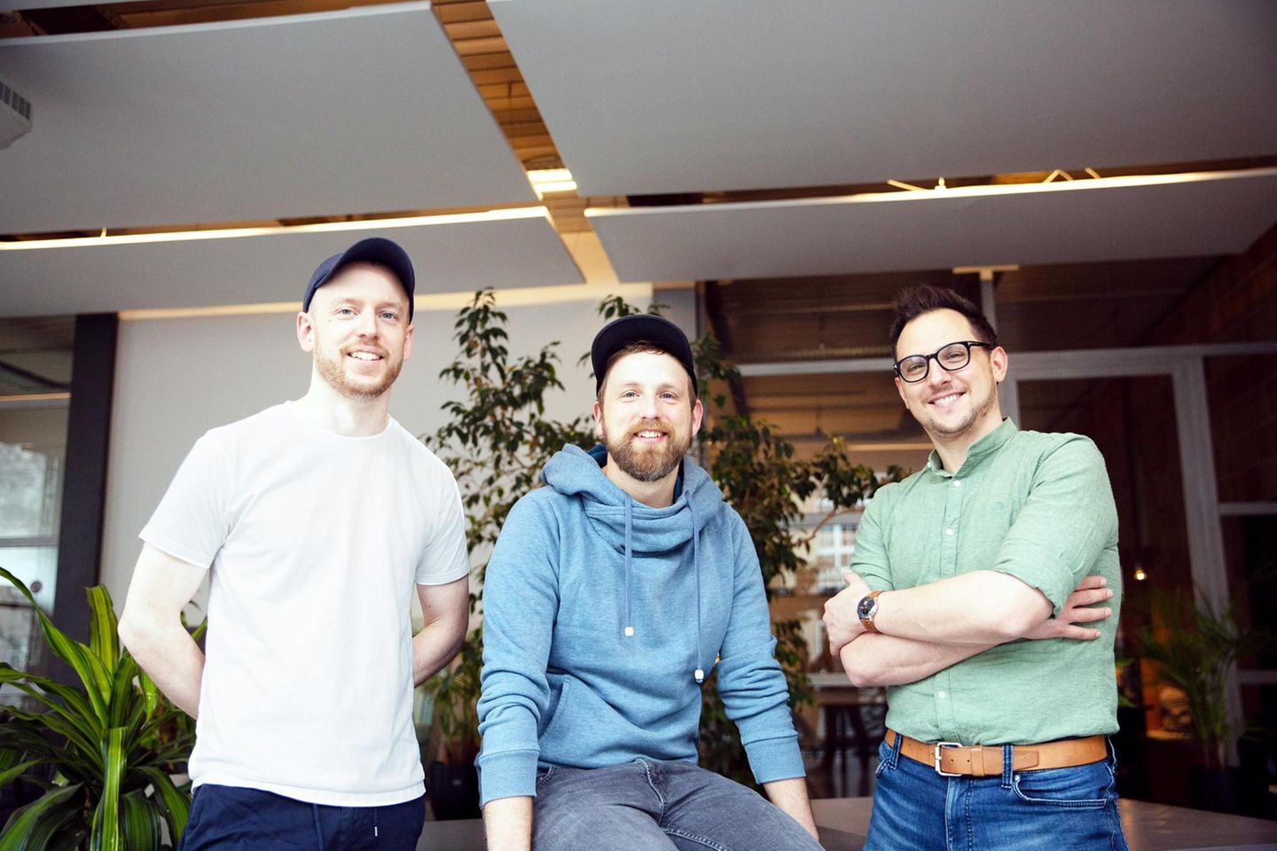 Jonas Brandau, Andreas Pursian und Markus Gilles (von links) bauen eine App für das persönliche CO2-Tracking.