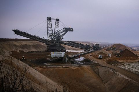 Ein Schaufelradbagger im Tagebau Garzweiler der RWE
