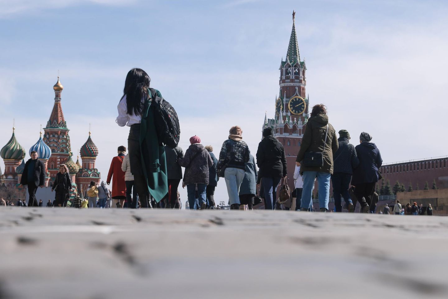 Menschen auf dem Roten Platz in Moskau: Die Russen müssen Kaufkraftverluste hinnehmen