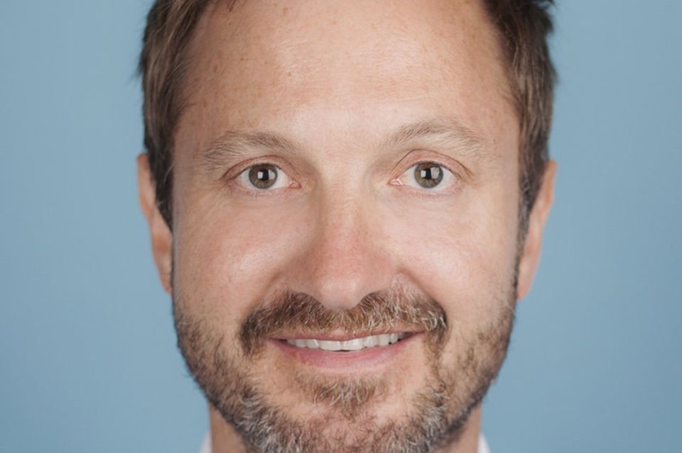 Armin Steinbach, Ökonom, Jurist und ordentlicher Professor an der Eliteuniversität HEC Paris, bis 2021 Referatsleiter Finanzpolitik im Bundesministerium der Finanzen in Berlin.
