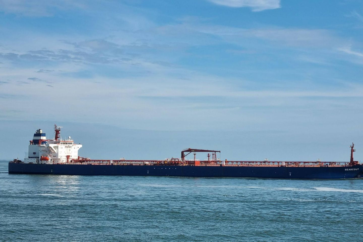 Das Schiff „Seascout“ vor Rotterdam - geladen mit russischem Öl