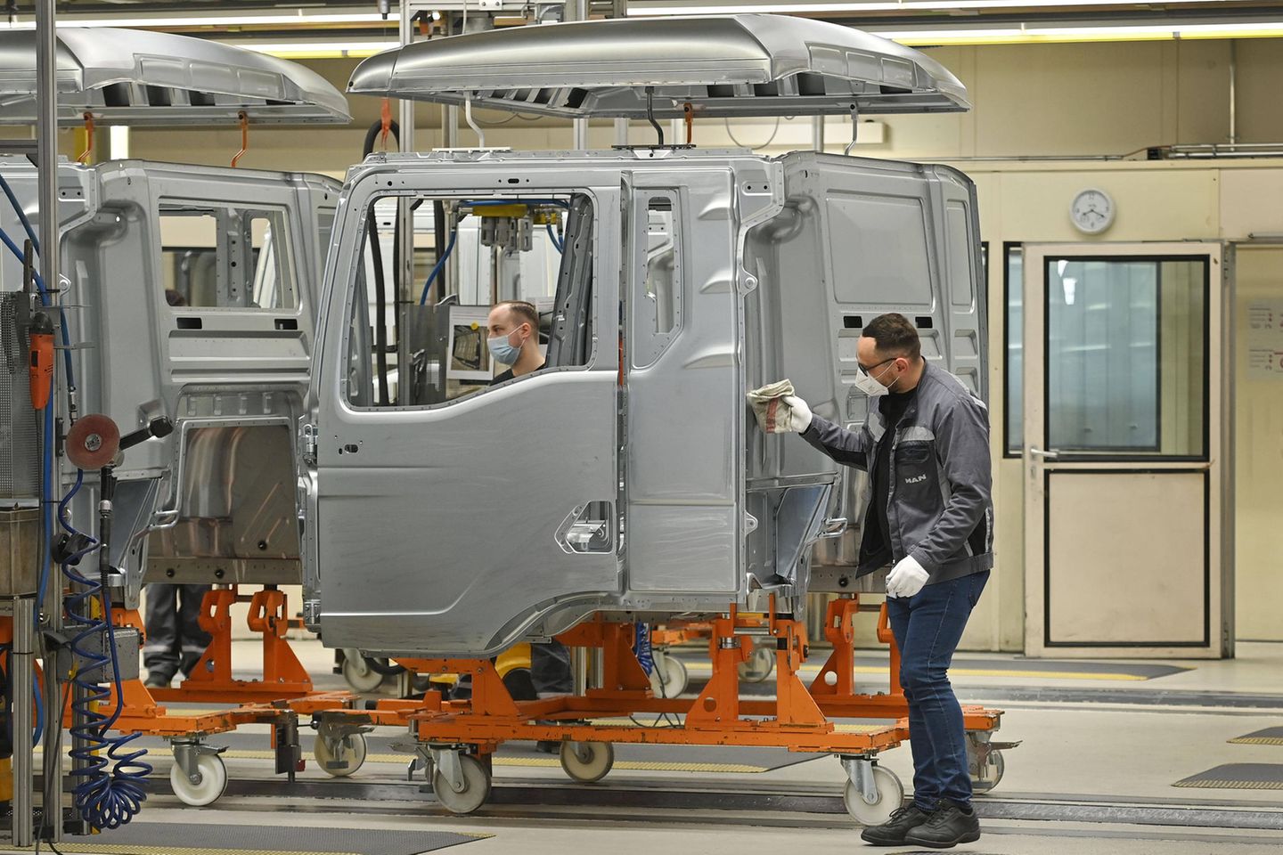 Lkw-Produktion bei MAN: Die Fabrik stand aufgrund von Lieferausfällen wegen des Ukraine Krieges sechs Wochen still