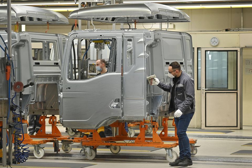 Lkw-Produktion bei MAN: Die Fabrik stand aufgrund von Lieferausfällen wegen des Ukraine Krieges sechs Wochen still