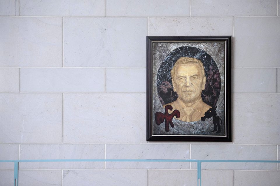 Die CSU möchte das Porträt des Altkanzlers im Kanzleramt abhängen. Gemalt hat es Jörg Immendorf