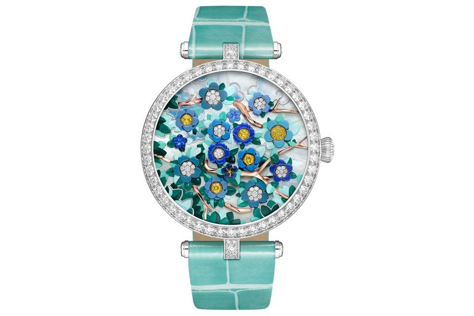 „Lady Arpels Heures Florales Cerisier“; Zeitanzeige über offene/geschlossene Blüten; Roségoldgehäuse; Durchmesser: 38 mm, ca. 258.000 Euro