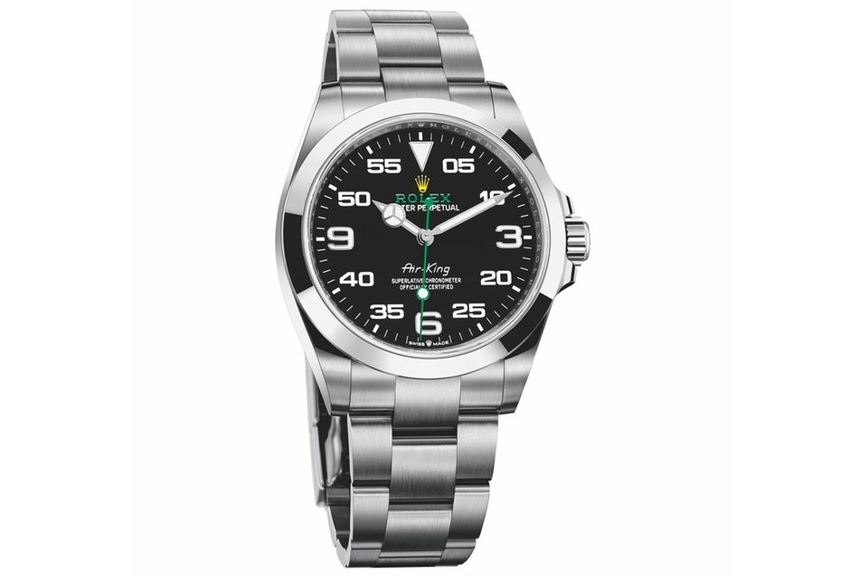 „Air-King“; Überarbeitung der markanten Luftfahrtikone; Indexe mit Fünf-Minuten-Beschriftung; Kaliber 3 230 neuer Generation; Gehäuse aus Oystersteel; Durchmesser: 40 mm; ca. 6 850 Euro