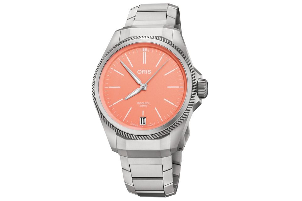 „ProPilot X Calibre 400“; Automatikwerk neuester Generation. mit 120 Stunden Gangreserve; Titangehäuse und Band; Durchmesser: 39 mm; ca. 3900 Euro