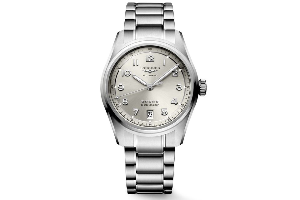 „Longines Spirit“; COSC-zertifizierter Chronometer; 72 Stunden Gangreserve; Zifferblatt in Champagnerton; Edelstahlgehäuse; wasserdicht bis 100 m; Durchmesser: 37 mm; fünf Jahre Garantie; circa 2250 Euro