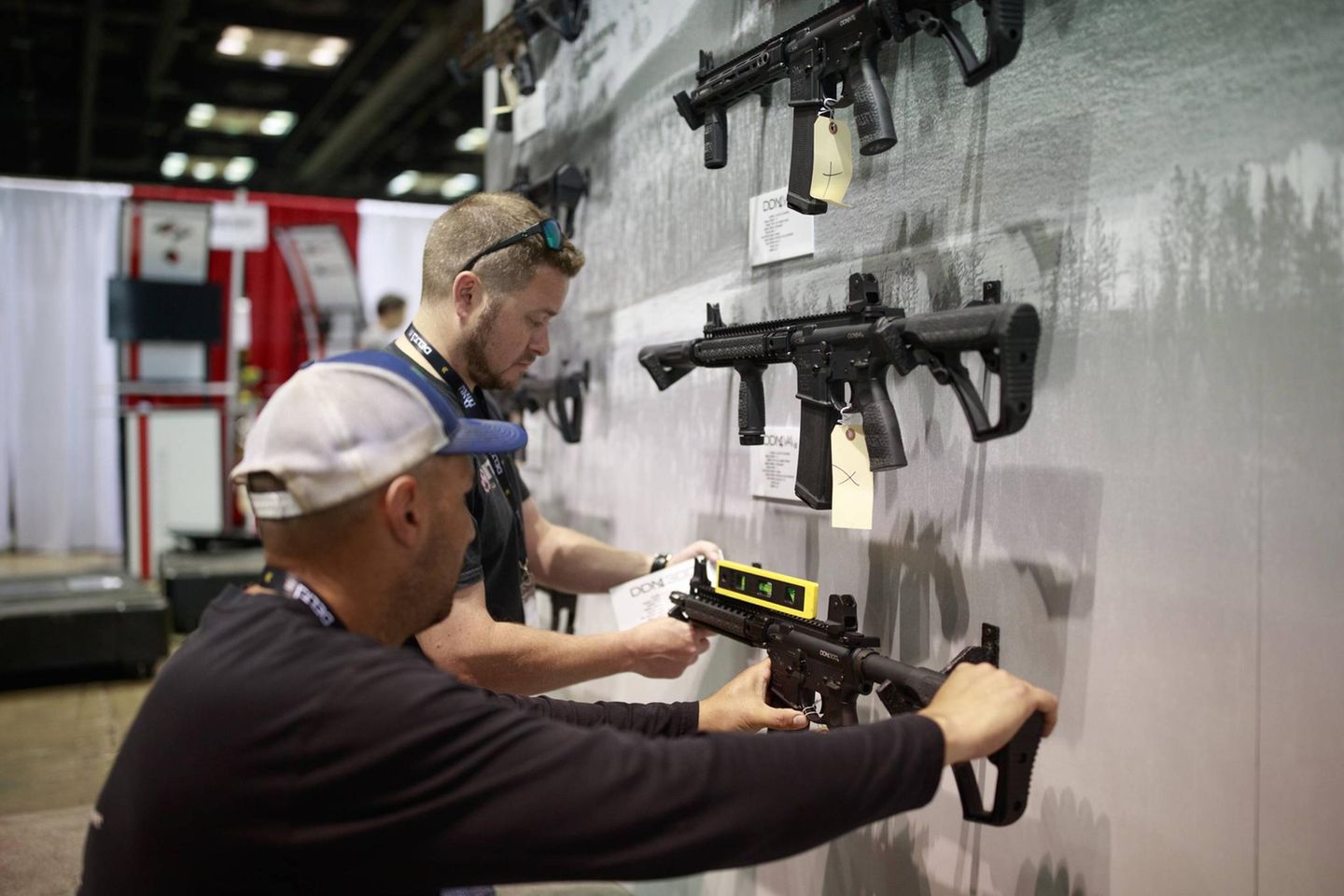 Ausstellungsstand von Daniel Defense auf dem NRA-Kongress 2019