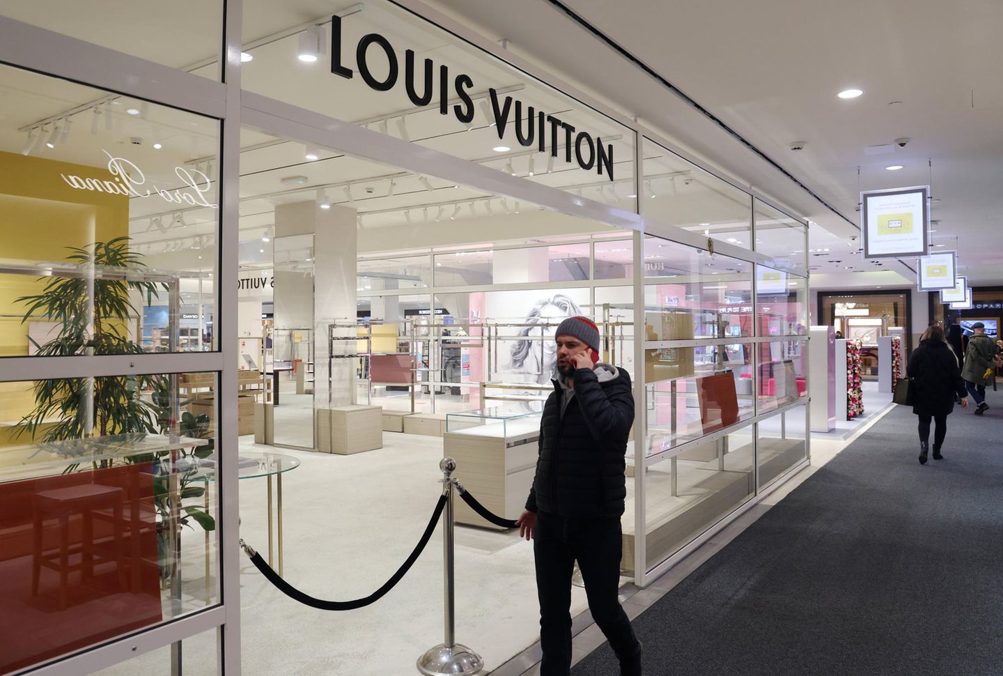 Geschlossener Louis Vuitton Laden in Moskau
