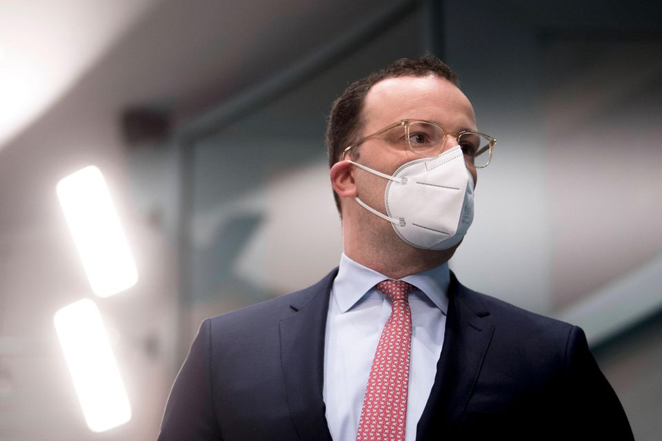 Der frühere Gesundheitsminister Jens Spahn: Sein Haus hat Deals mit Emix für fast 1 Mrd. Euro eingefädelt. Später wurden die vergleichsweise teuren Bestellungen etwas reduziert