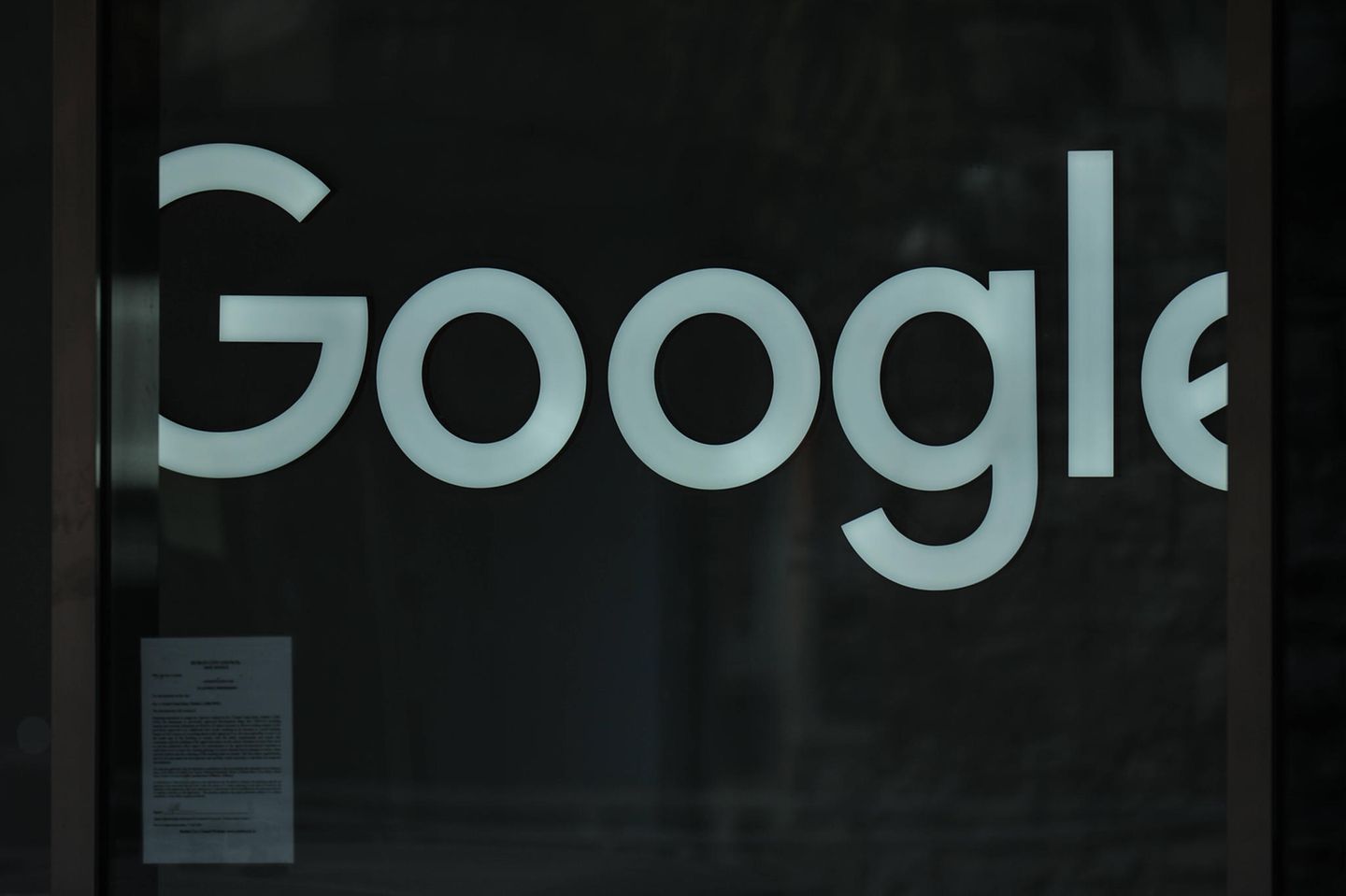 Die europäische Google-Zentrale in Dublin. Dem Konzern wird von einem früheren Entwickler vorgeworfen, die Künstliche Intelligenz zu weit zu drehen