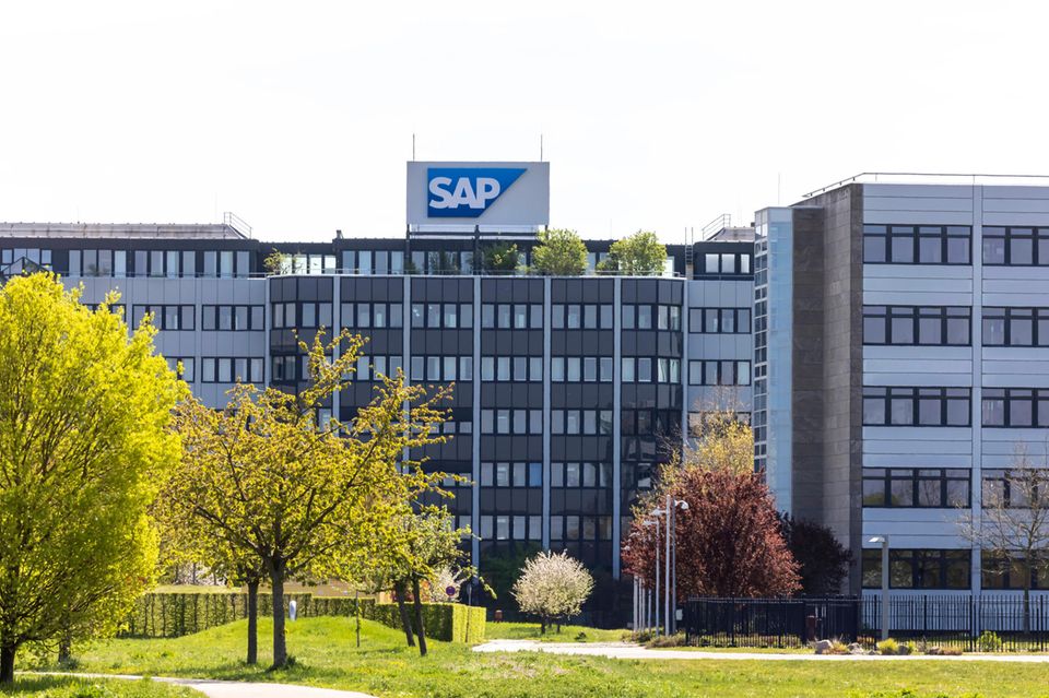 Bei SAP, Deutschlands wichtigstem Tech-Konzern, hat Bridgewater 0,54 Prozent des ausgegebenen Aktienkapitals leerverkauft, das entspricht mehr als einer halben Mrd. Euro