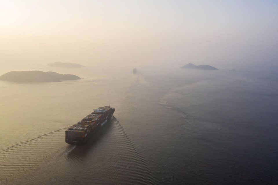 Mit Containerschiffen wird der größte Teil des Welthandels abgewickelt. Hacker sind eine Bedrohung für ihre Sicherheit
