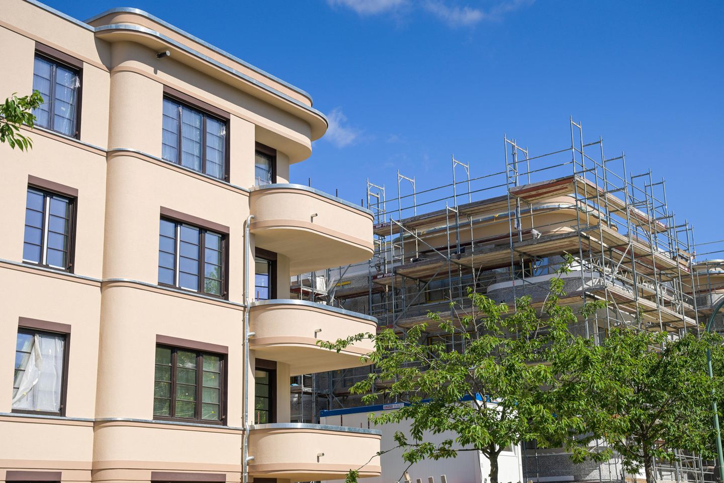 Neben einem Neubau wird entsteht ein weiteres Gebäude