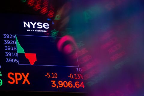 Die Kurse an den Börsen wie hier in New York fallen – besonders betroffen sind Techaktien