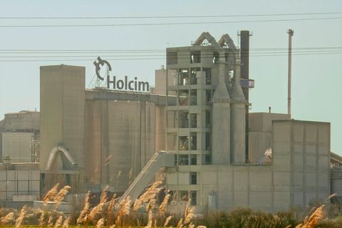 Zementfabrik von Holcim in Höver bei Hannover