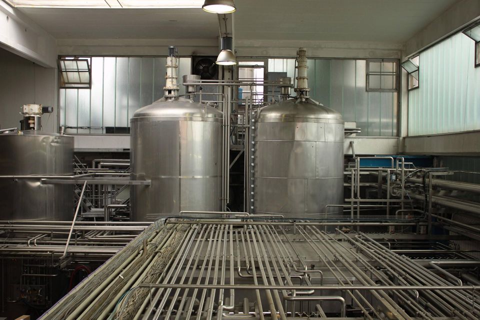 Die Molkerei Naarmann im nordrhein-westfälischen Neuenkirchen. Die Branche ist energieintensiv, da die Milch wechselnd gekühlt und erhitzt werden muss.