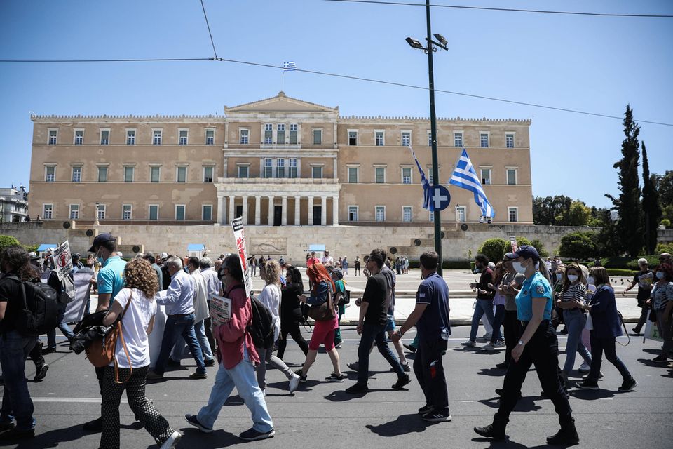 Demonstration vor dem griechischen Parlament in Athen