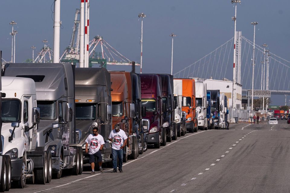 Lkw-Fahrer protestieren am 18. Juli im Hafen von Oakland in Kalifornien